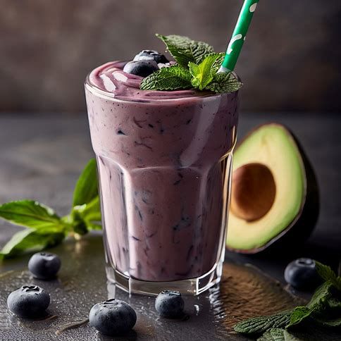🥑 Blueberry Avocado Smoothie: Creamy, Nutritious, and Delicious 🫐