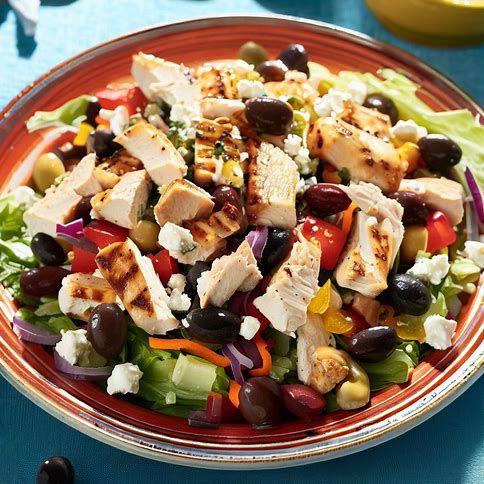 🥗🇬🇷 Greek Chicken Salad: A Mediterranean Delight 🇬🇷🥗